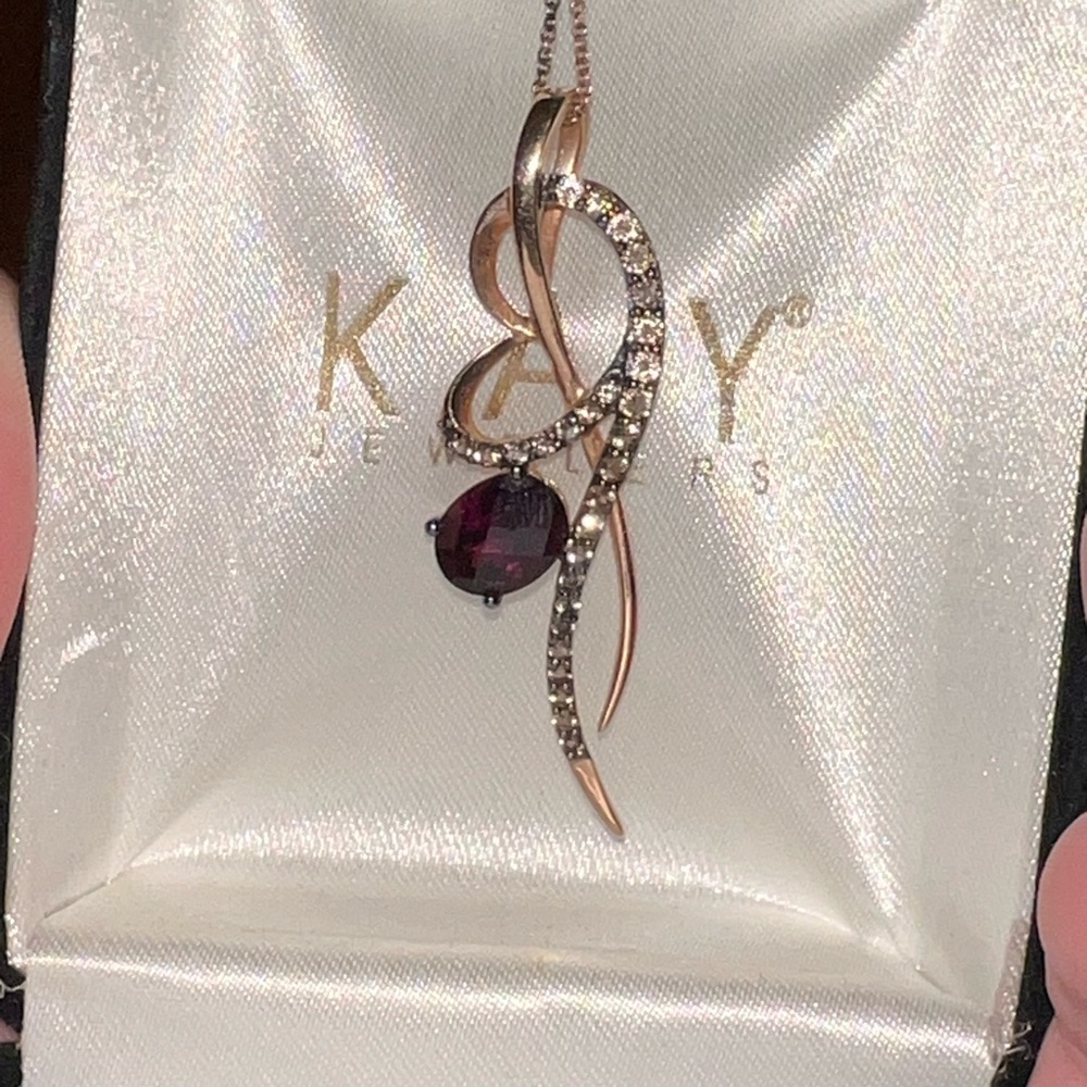 Levian chocolate diamond necklace. Good condition. Has been in box for 10 years